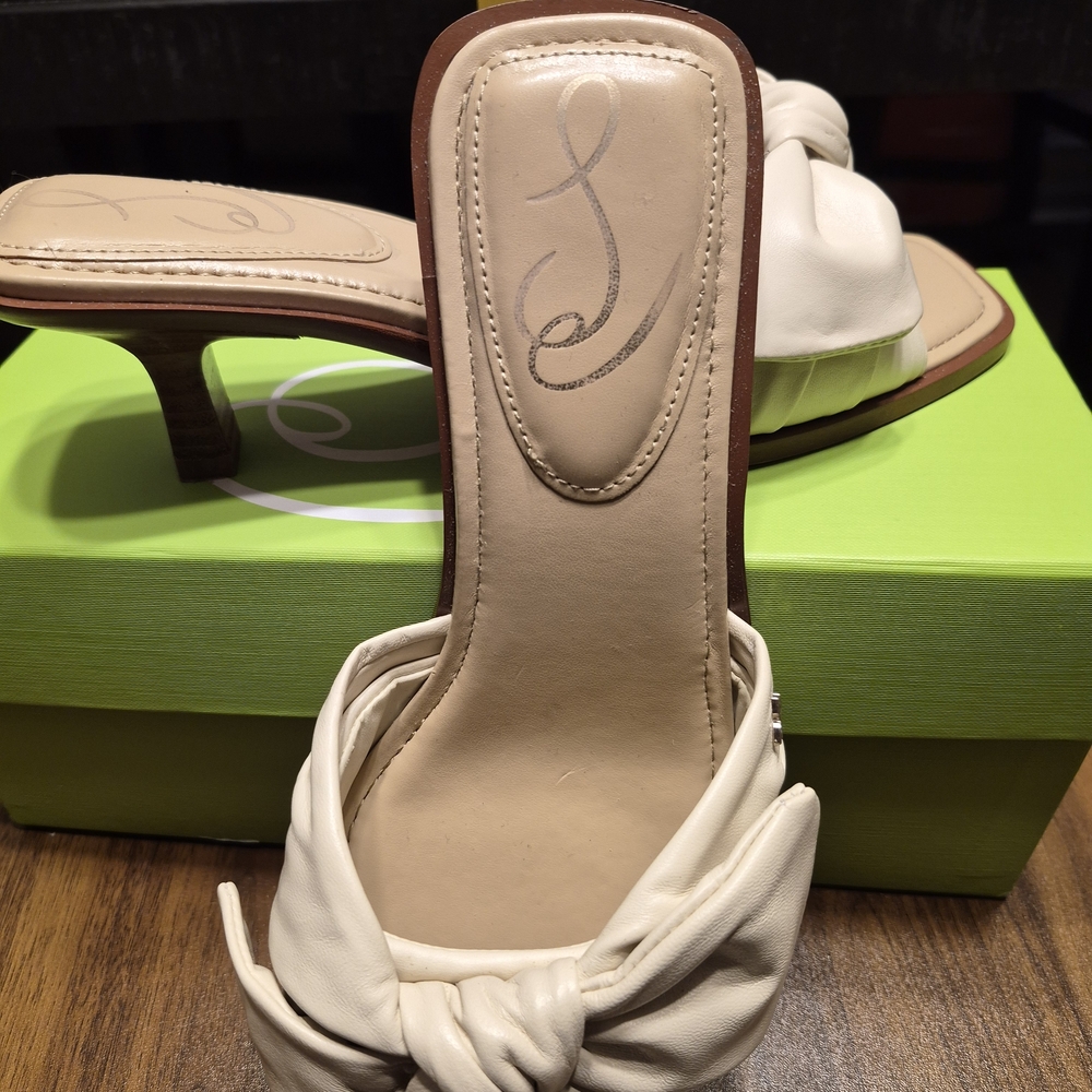 SAM EDELMAN NEARLY NEW  BOW Front Slide Heels - Brand: (Unknown)